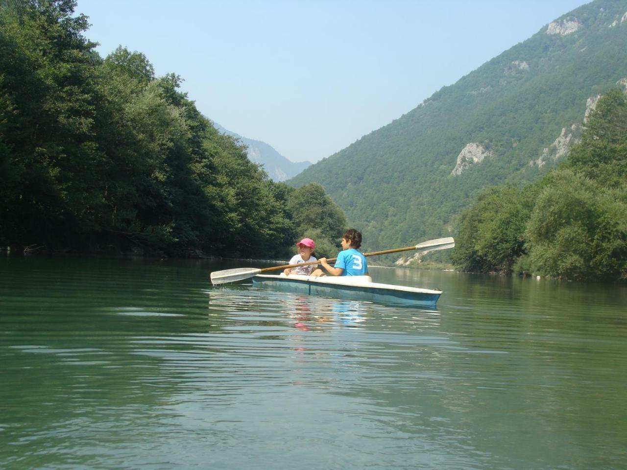 Taramour Cottages. 모이코바츠 외부 사진