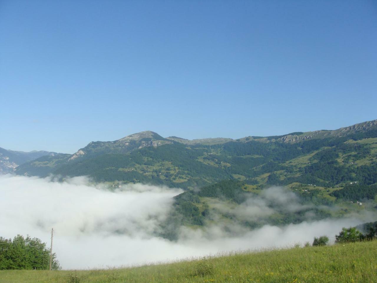 Taramour Cottages. 모이코바츠 외부 사진