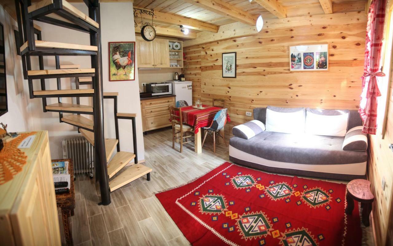 Taramour Cottages. 모이코바츠 외부 사진