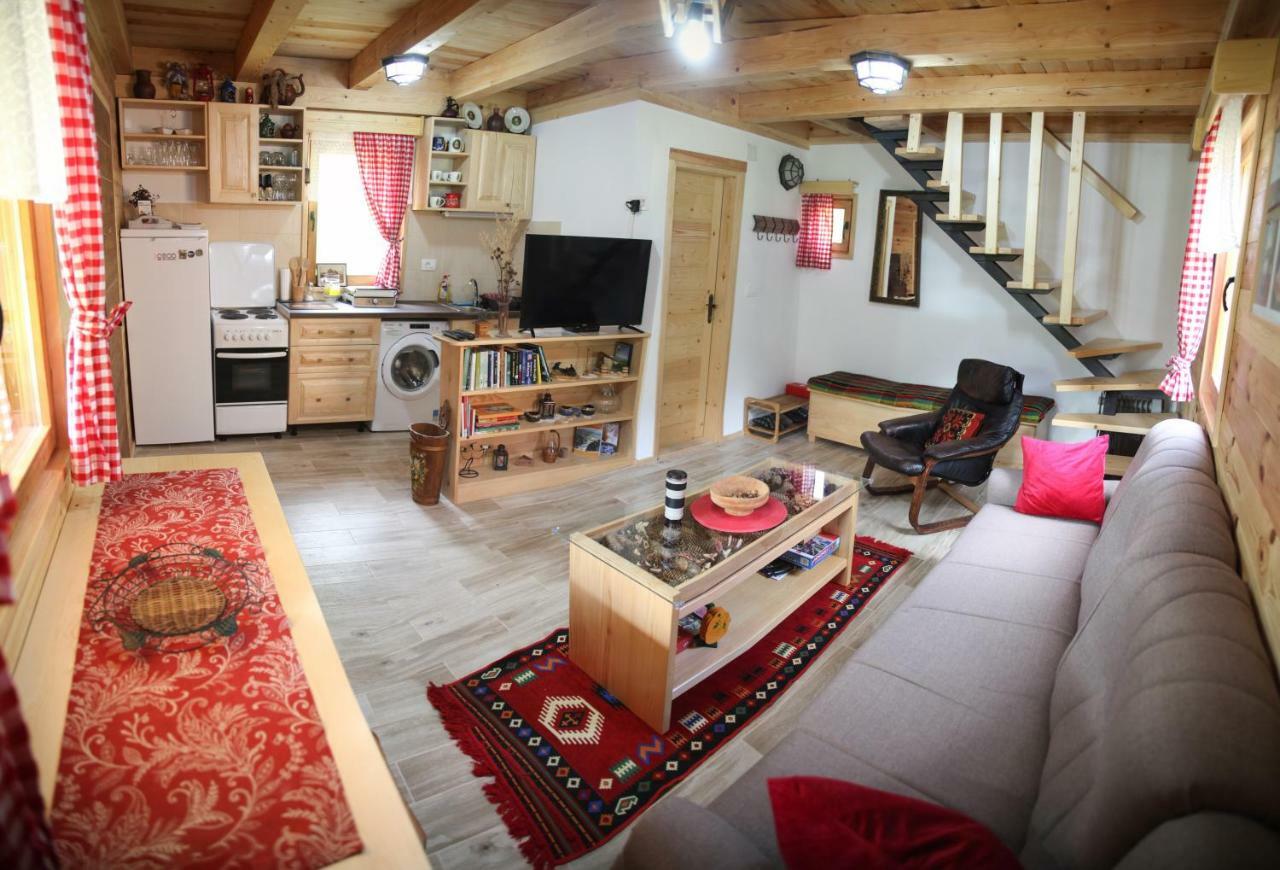 Taramour Cottages. 모이코바츠 외부 사진