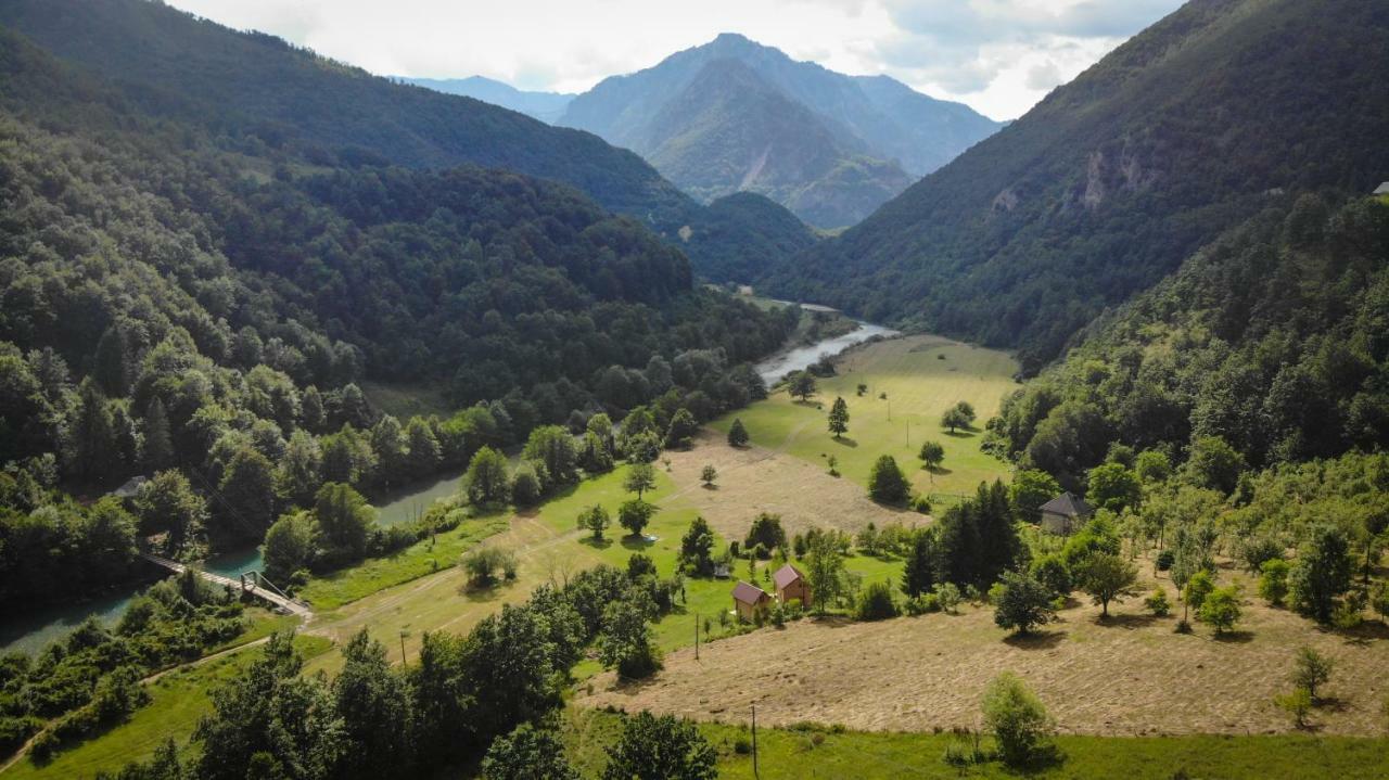 Taramour Cottages. 모이코바츠 외부 사진